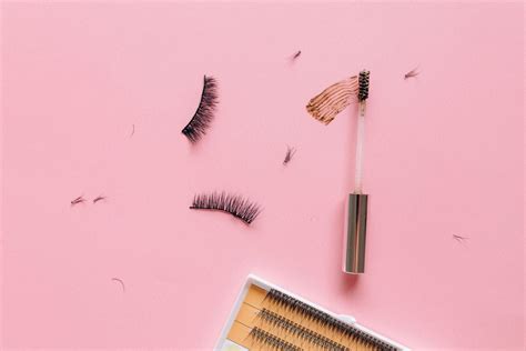 The Key to Brow Confidence: The Magical Eyebrow Comb